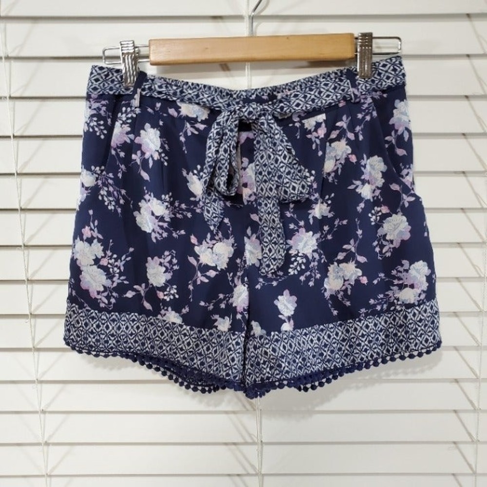Takara Women's Pleated Navy Blue Floral Tie Front Shorts S